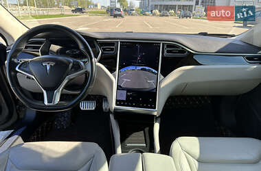 Ліфтбек Tesla Model S 2015 в Києві