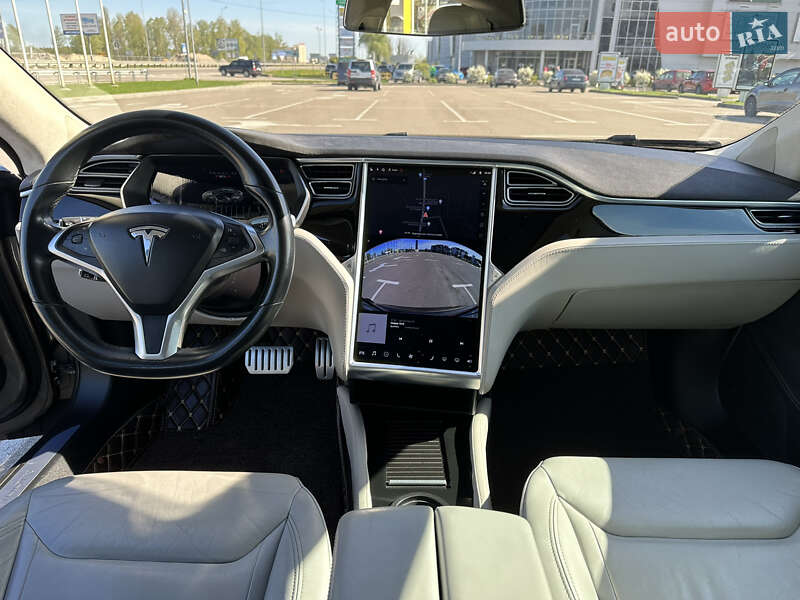 Ліфтбек Tesla Model S 2015 в Києві