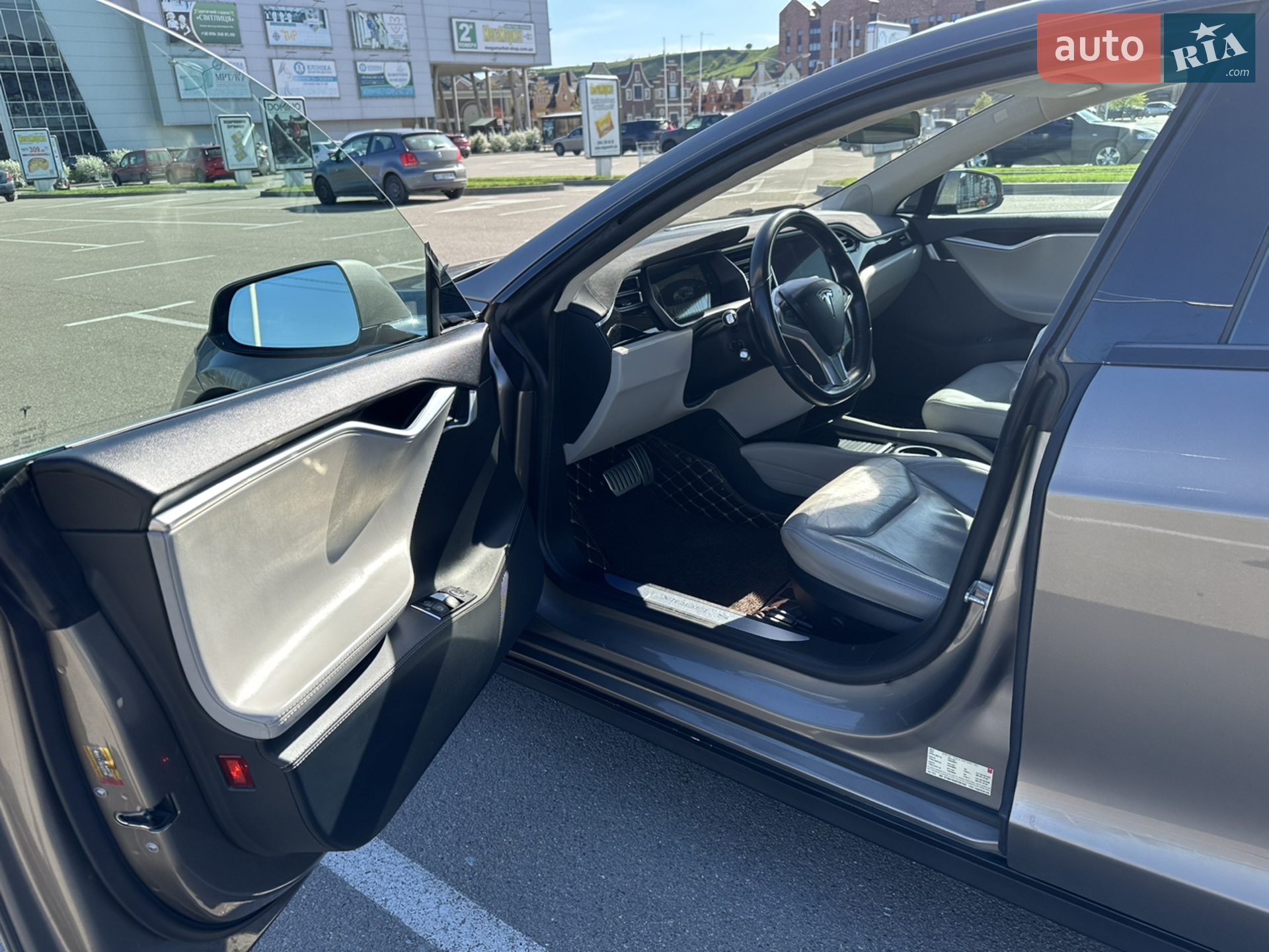 2015 Tesla Model S - мініатюра 14