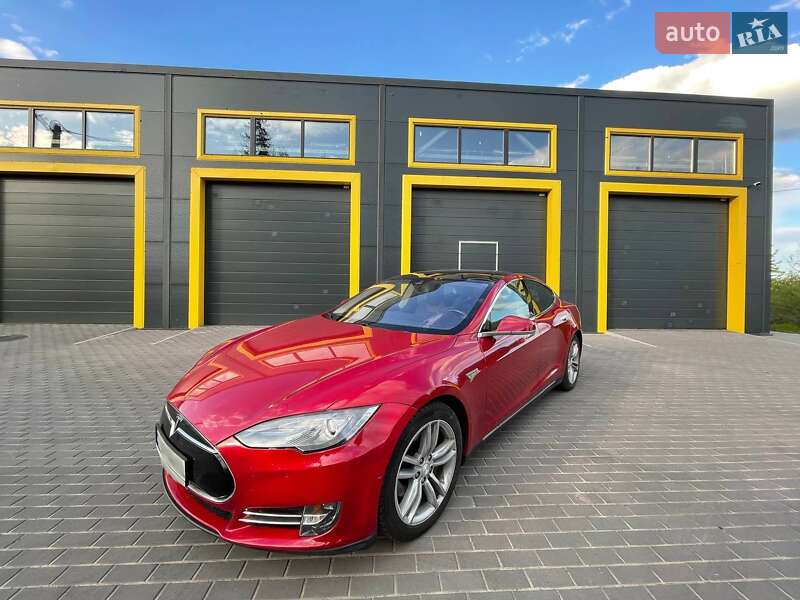 Лифтбек Tesla Model S 2014 в Мукачево