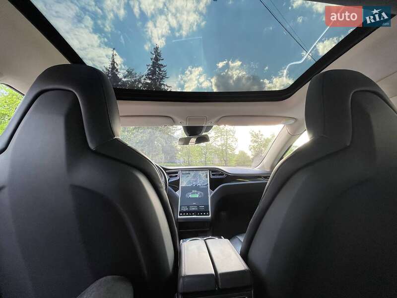 Лифтбек Tesla Model S 2014 в Мукачево