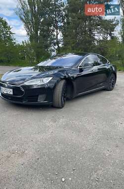 Лифтбек Tesla Model S 2015 в Черкассах