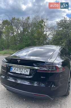 Лифтбек Tesla Model S 2015 в Черкассах