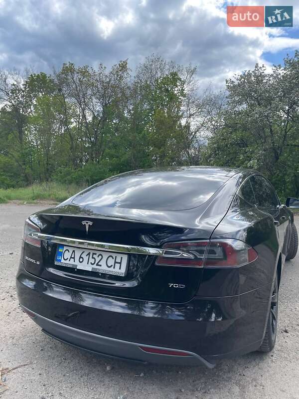 Лифтбек Tesla Model S 2015 в Черкассах