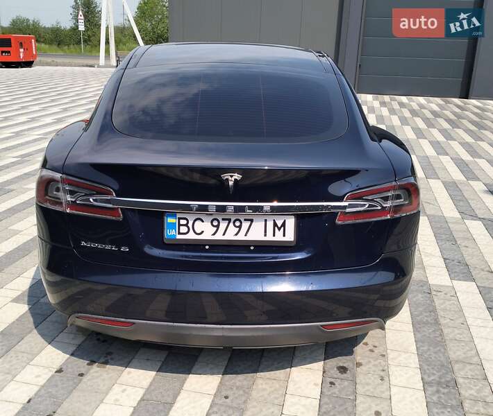 Ліфтбек Tesla Model S 2013 в Львові