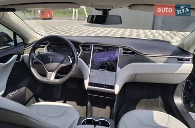 Лифтбек Tesla Model S 2013 в 