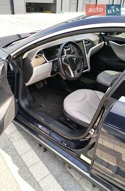 Лифтбек Tesla Model S 2013 в 