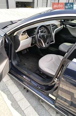 Лифтбек Tesla Model S 2013 в Львове