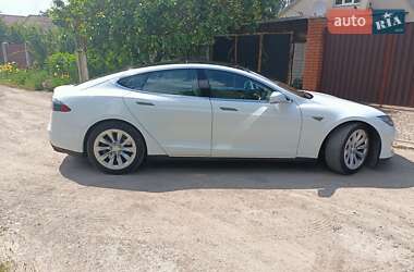 Лифтбек Tesla Model S 2016 в Запорожье
