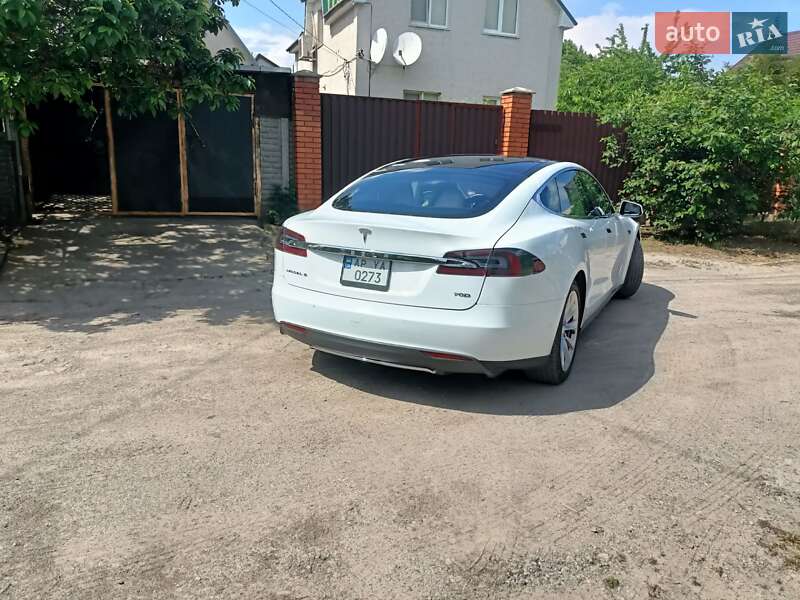 Лифтбек Tesla Model S 2016 в Запорожье
