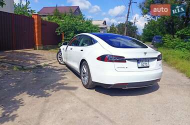 Лифтбек Tesla Model S 2016 в Запорожье