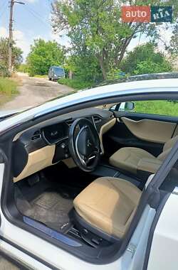 Лифтбек Tesla Model S 2016 в Запорожье