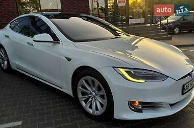 Лифтбек Tesla Model S 2016 в 