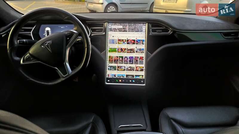 Лифтбек Tesla Model S 2016 в Виннице