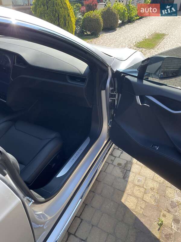 Ліфтбек Tesla Model S 2018 в Житомирі