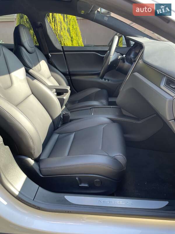 Ліфтбек Tesla Model S 2018 в Житомирі