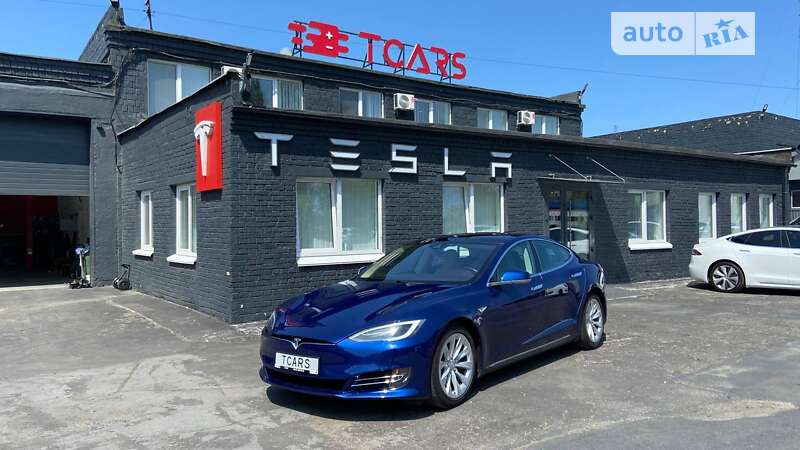 Лифтбек Tesla Model S 2015 в Киеве