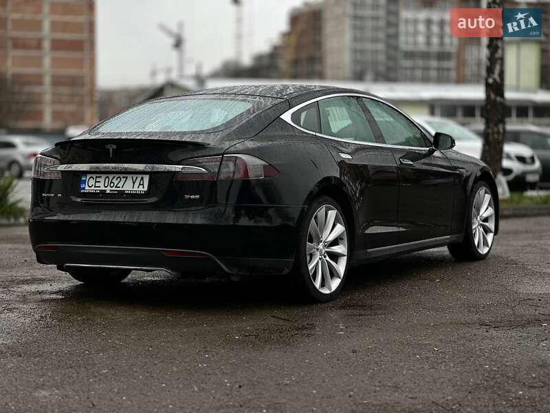 Ліфтбек Tesla Model S 2013 в Києві