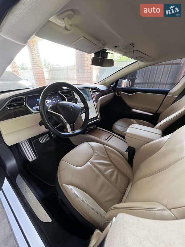 Лифтбек Tesla Model S 2013 в Киеве фото 3 Лифтбек Tesla Model S 2013 в Киеве