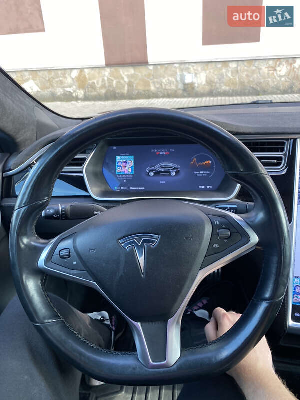Лифтбек Tesla Model S 2015 в Николаеве