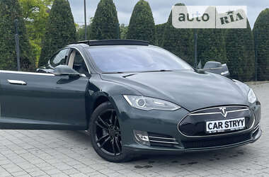 Лифтбек Tesla Model S 2014 в 