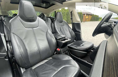 Лифтбек Tesla Model S 2014 в 