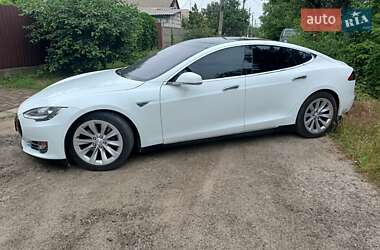 Ліфтбек Tesla Model S 2016 в Запоріжжі