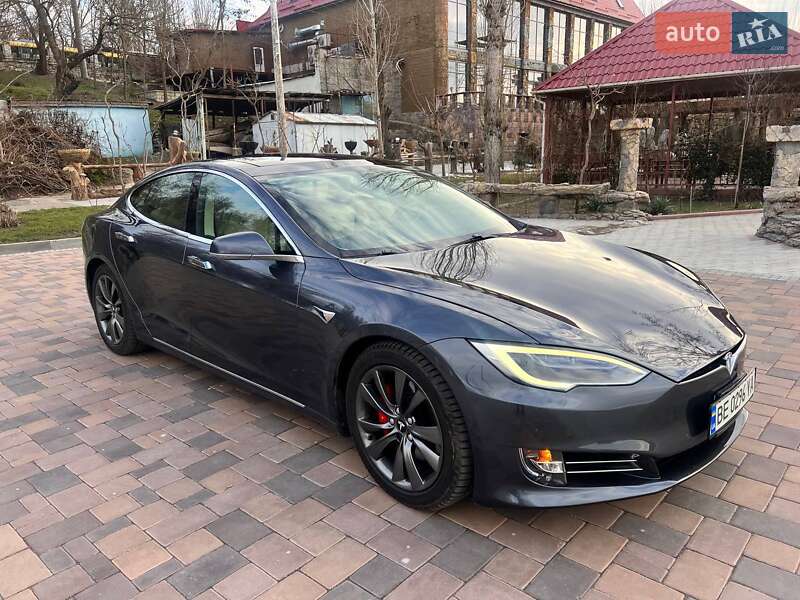 Tesla Model S 2016