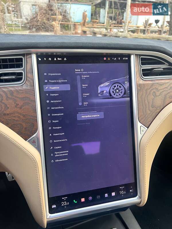 Лифтбек Tesla Model S 2016 в Николаеве