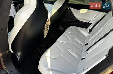 Лифтбек Tesla Model S 2019 в Днепре