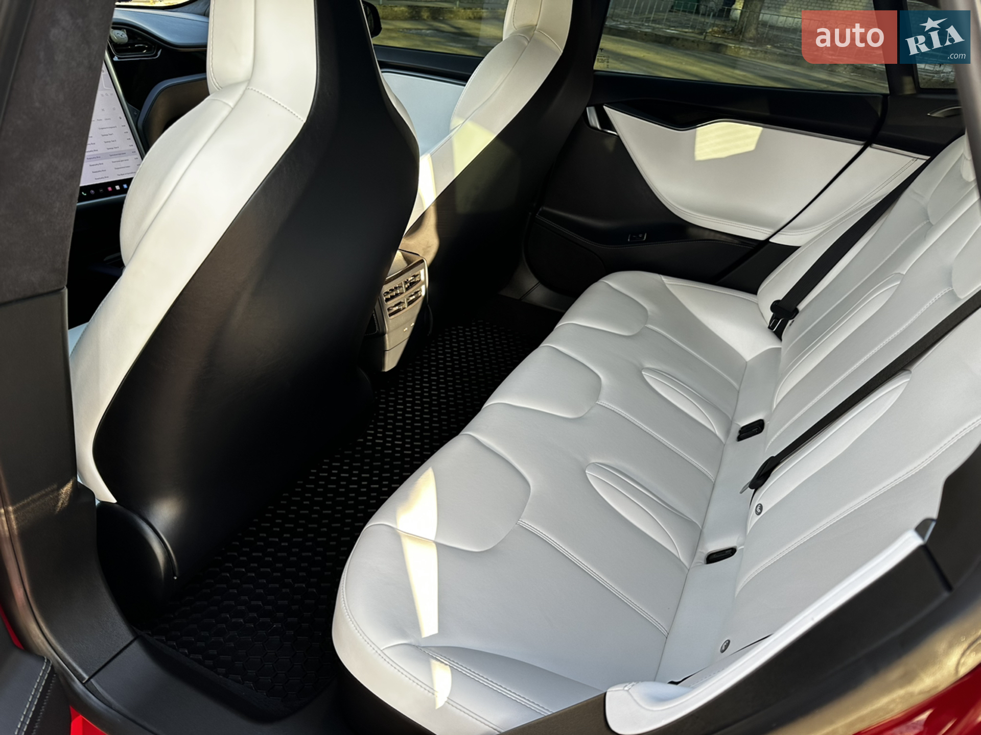 2019 Tesla Model S - мініатюра 12