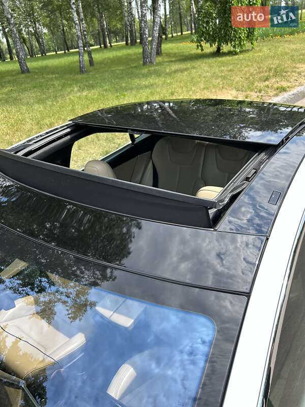 Ліфтбек Tesla Model S 2015 в Житомирі