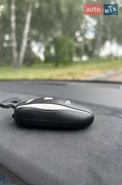 Лифтбек Tesla Model S 2015 в Житомире