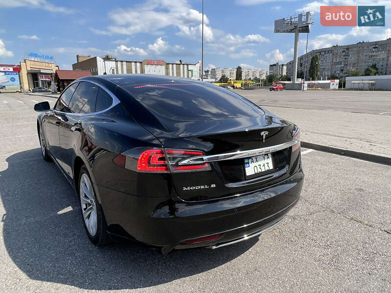 Ліфтбек Tesla Model S 2016 в Києві