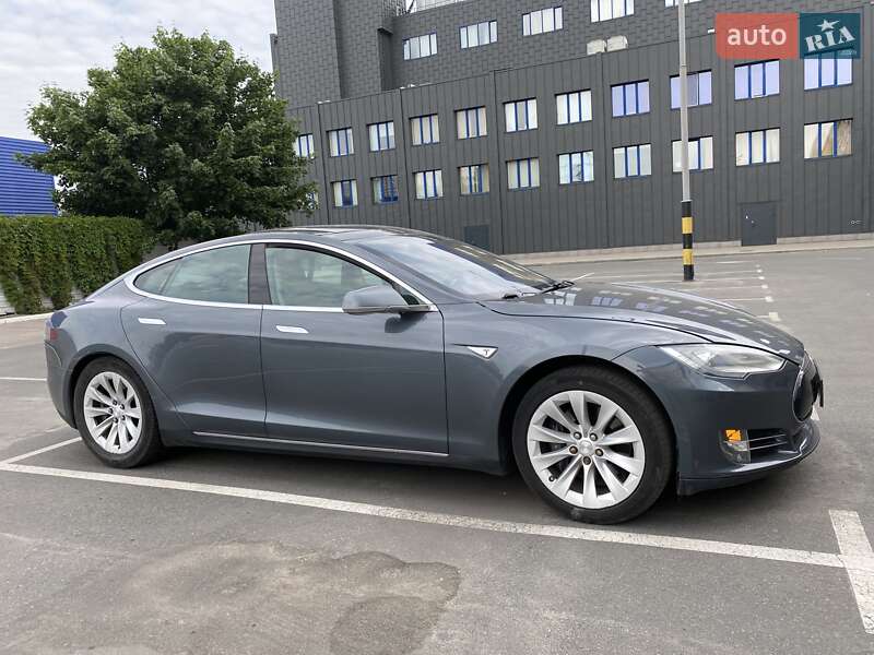 Ліфтбек Tesla Model S 2012 в Києві