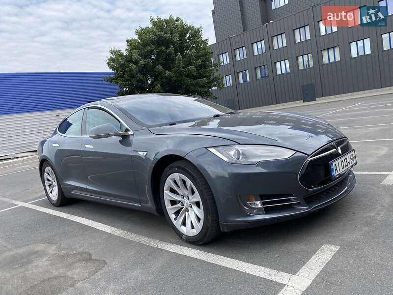 Ліфтбек Tesla Model S 2012 в Києві