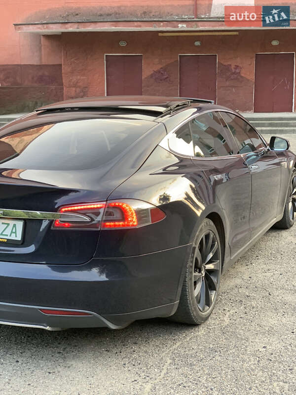 Лифтбек Tesla Model S 2013 в Ивано-Франковске фото 5 Лифтбек Tesla Model S 2013 в Ивано-Франковске