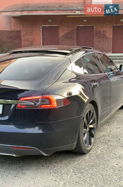 Лифтбек Tesla Model S 2013 в 