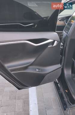 Лифтбек Tesla Model S 2017 в 
