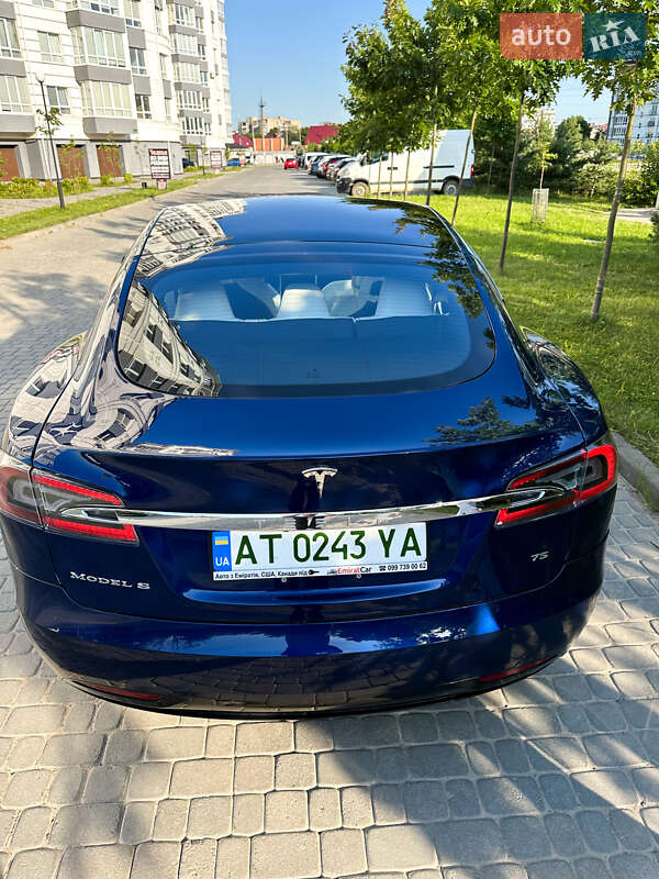 Ліфтбек Tesla Model S 2017 в Івано-Франківську