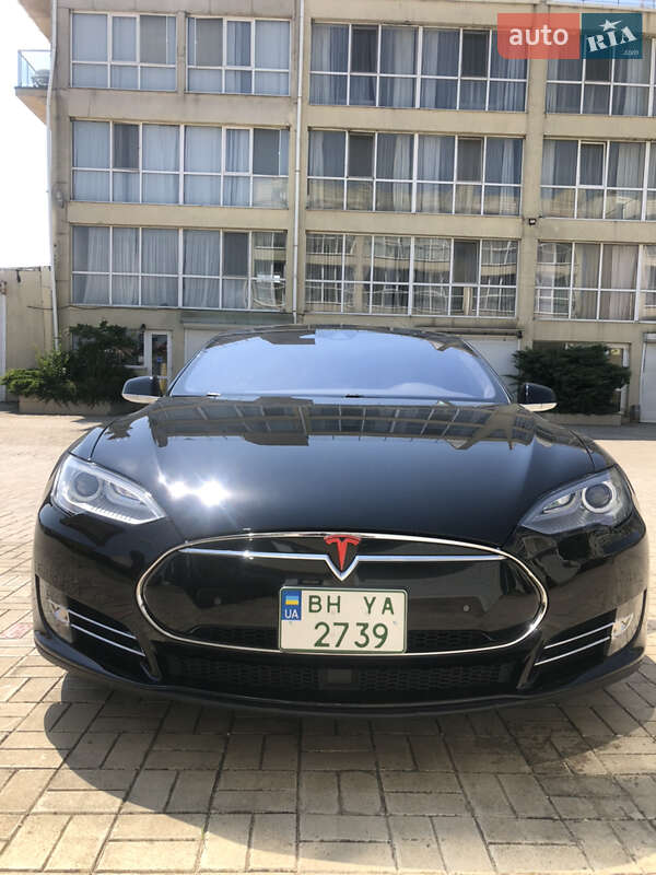 Лифтбек Tesla Model S 2015 в Одессе