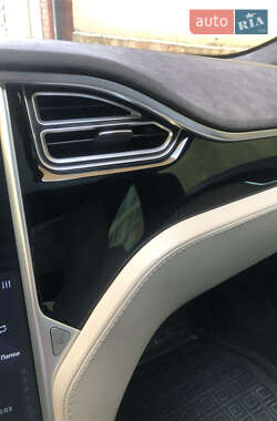 Ліфтбек Tesla Model S 2015 в 