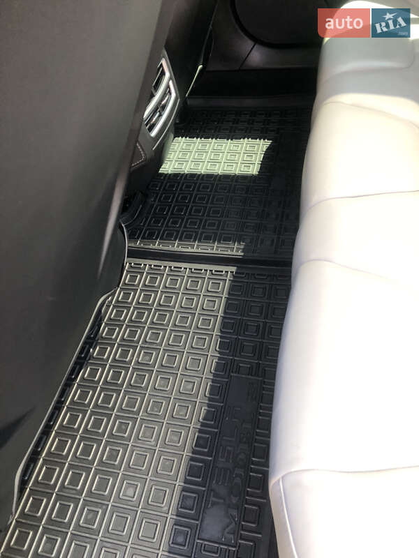 Ліфтбек Tesla Model S 2015 в Одесі