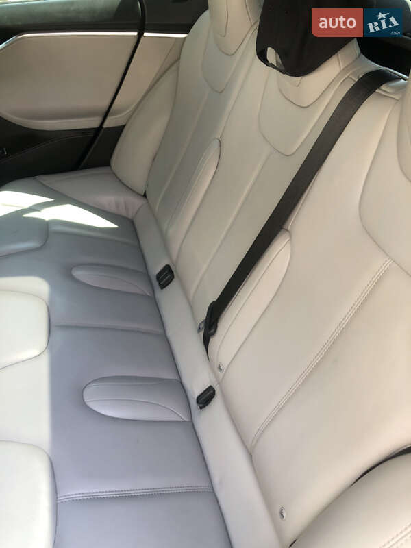 Лифтбек Tesla Model S 2015 в Одессе