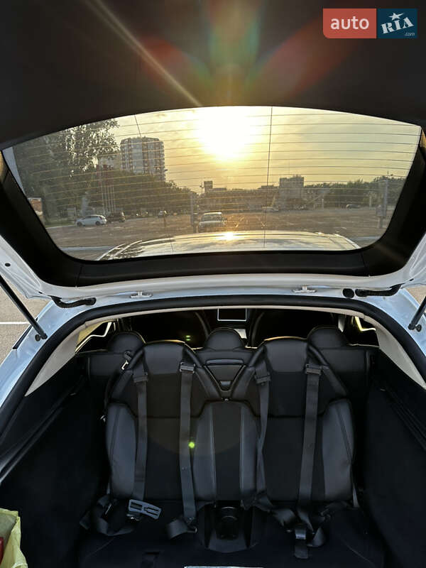 Лифтбек Tesla Model S 2013 в Киеве
