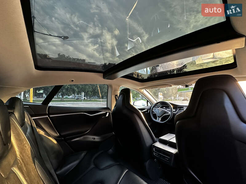 Лифтбек Tesla Model S 2013 в Киеве
