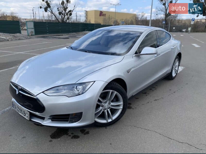 Tesla Model S 2013