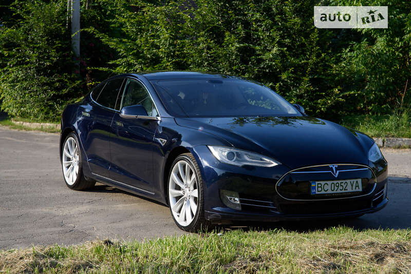 Tesla Model S 2013