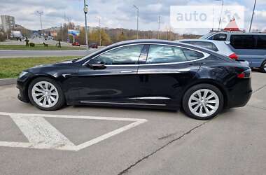 Лифтбек Tesla Model S 2017 в Виннице