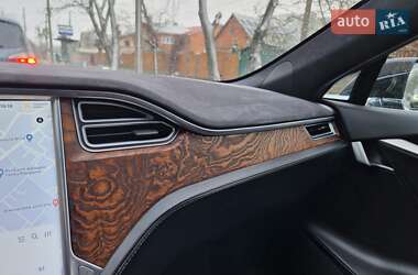 Лифтбек Tesla Model S 2017 в Виннице